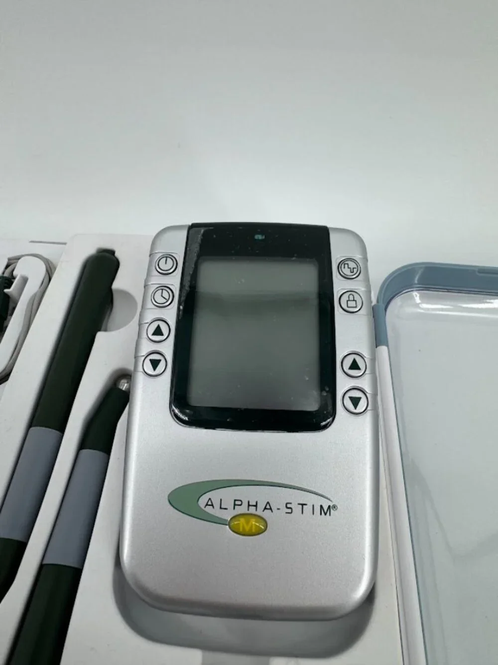 Alpha-Stim M device kit